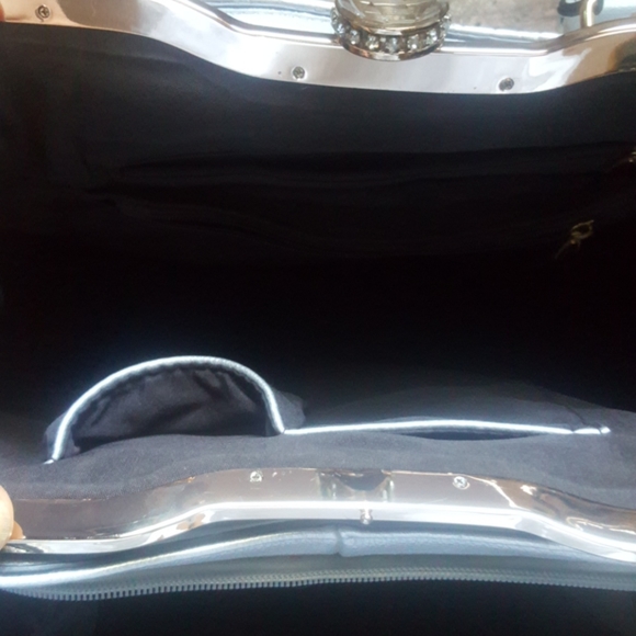 Handbag - Picture 8 of 16